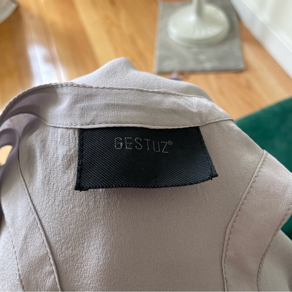 GESTUZ Sleeveless U-Neck Brushed Silk Gray Racerback Lagenlook Tunic Top Sz 38/8 - Picture 5 of 8